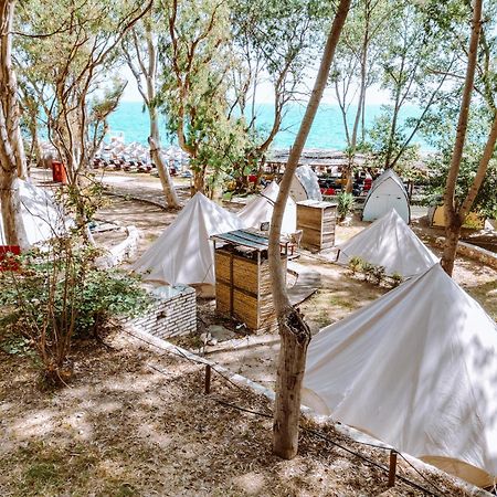Burano Camping Beach-Bar Nea Thesi Exterior foto