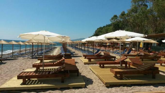 Burano Camping Beach-Bar Nea Thesi Exterior foto